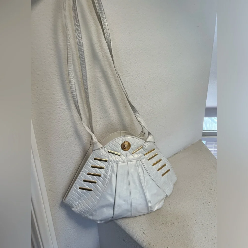 Vintage Women Miriam White Leather Gold Accent‎ Strap Crossbody Bag Purse Large